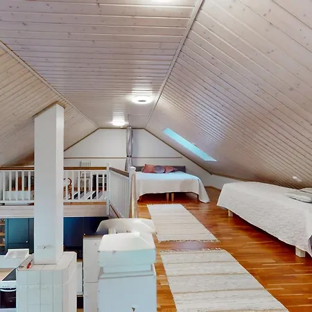 Holiday home Lomahuoneisto Luoto A *