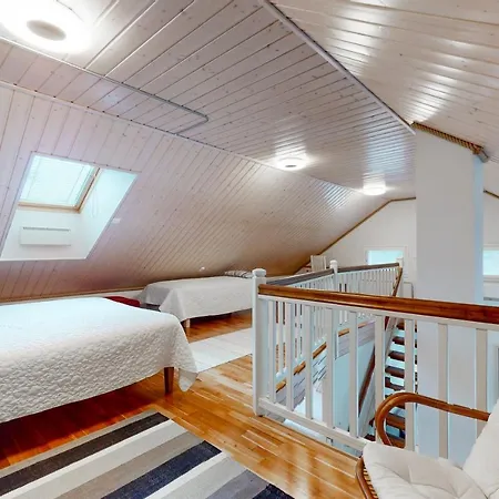 Holiday home Lomahuoneisto Luoto A *